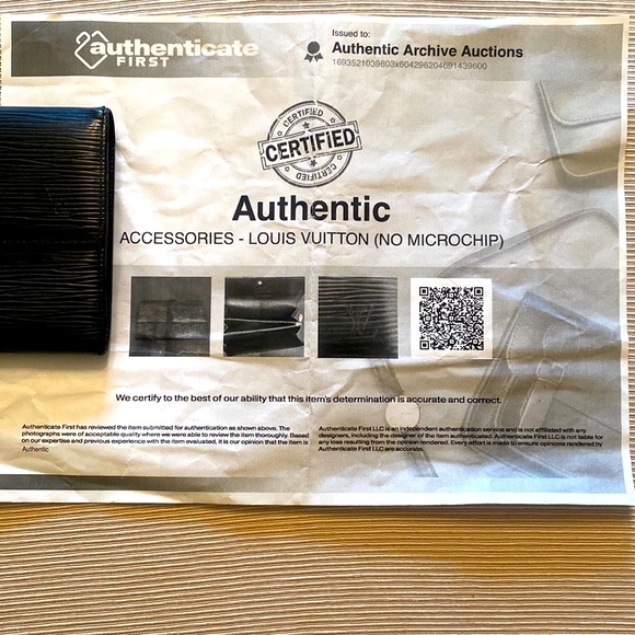 Louis Vuitton Black EPI Leather Sarah Wallet -Authenticated - Picture 3 of 16